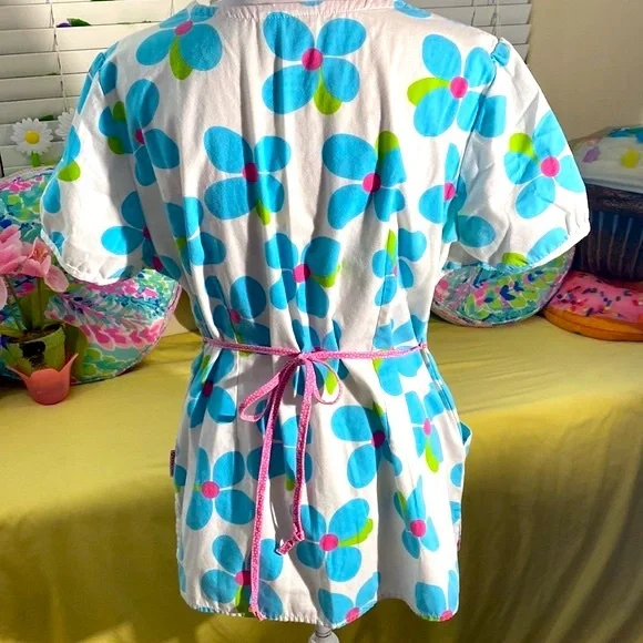 White Cross bright floral uniform top - Picture 4 of 7